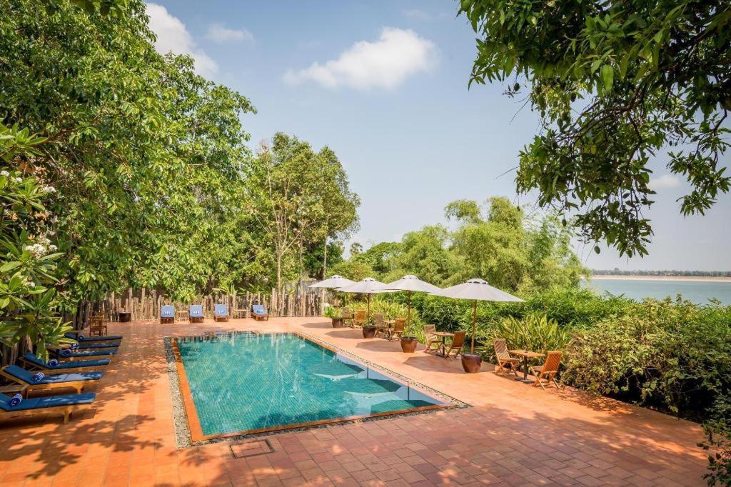 Le Relais De Chhlong Hotel Kratié Exterior foto