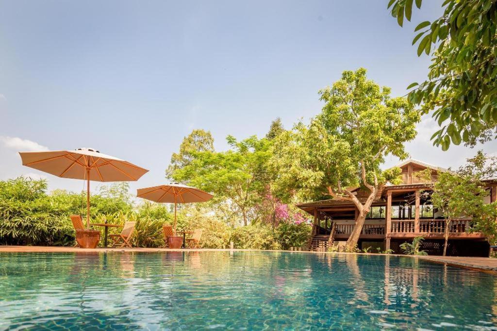Le Relais De Chhlong Hotel Kratié Exterior foto